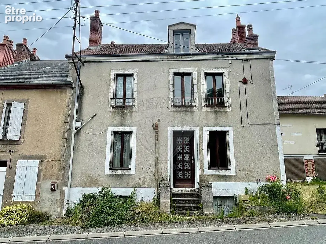 Maison à LUZY