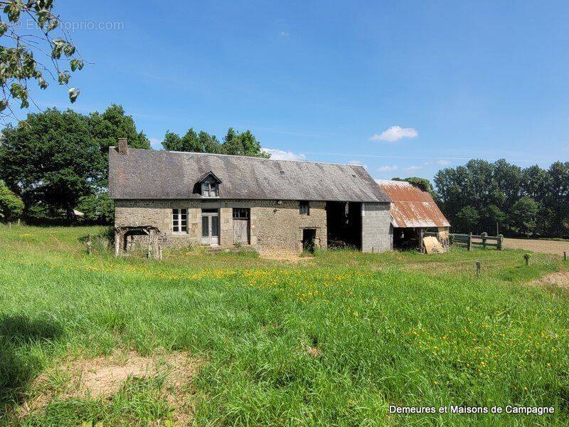 Maison à SAINT-HILAIRE-DU-HARCOUET