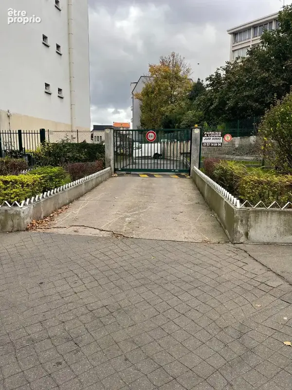 Parking à PANTIN