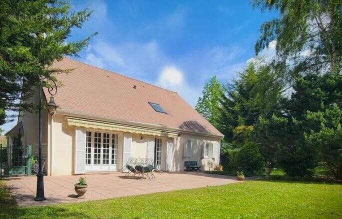 Maison à MONTFORT-L'AMAURY