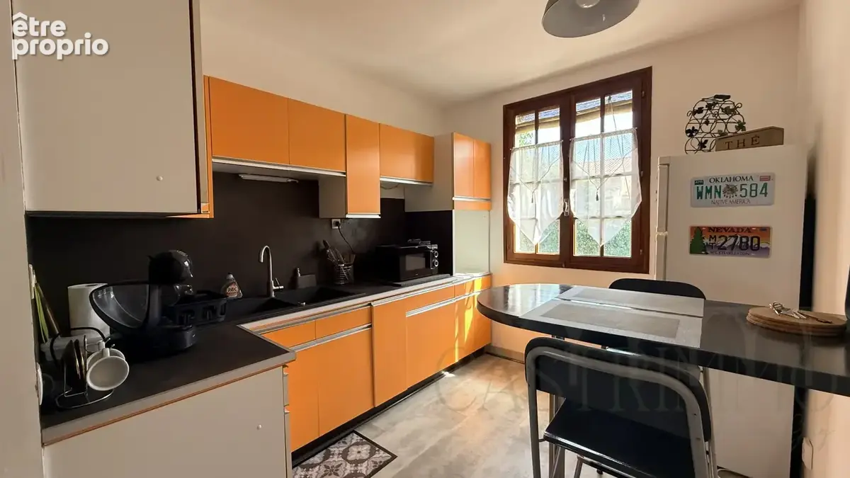 Maison de plain-pied  Castries   Terrain 502 m² - photo 4