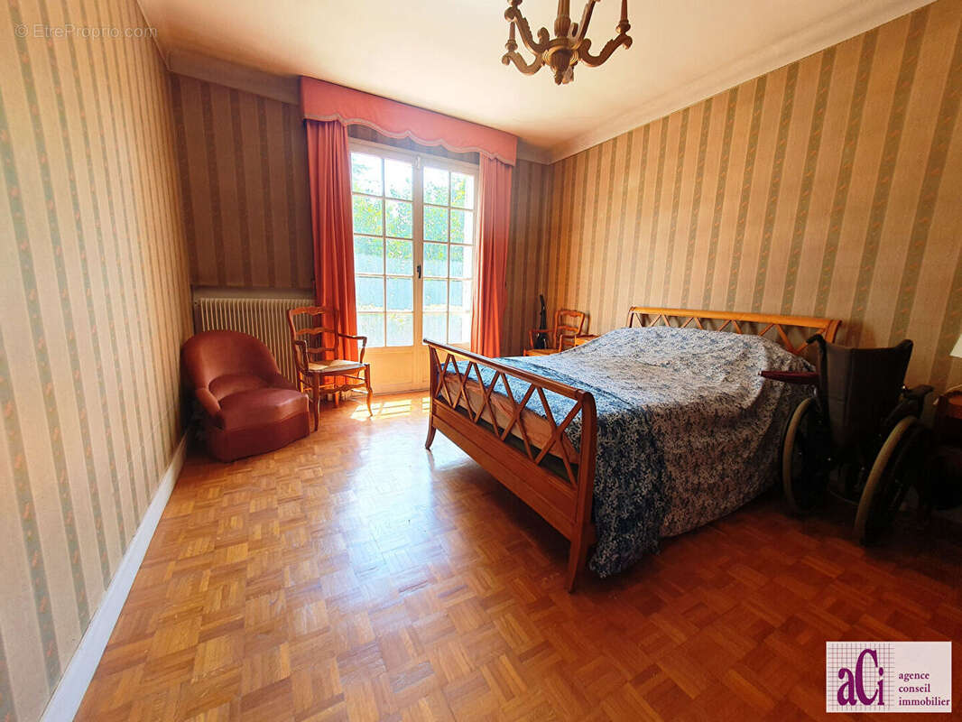 Maison à L&#039;HAY-LES-ROSES