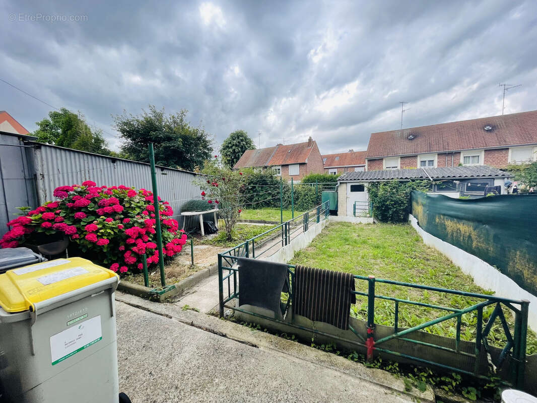 Maison semi mitoyenne 79 m2 à Louvroil - photo 3