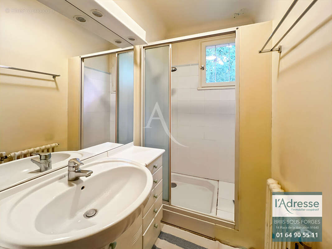 Maison à FONTENAY-LES-BRIIS