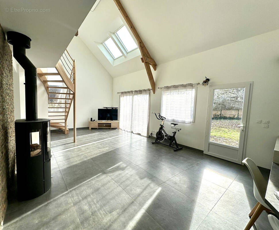 Maison à NOTRE-DAME-D'OE