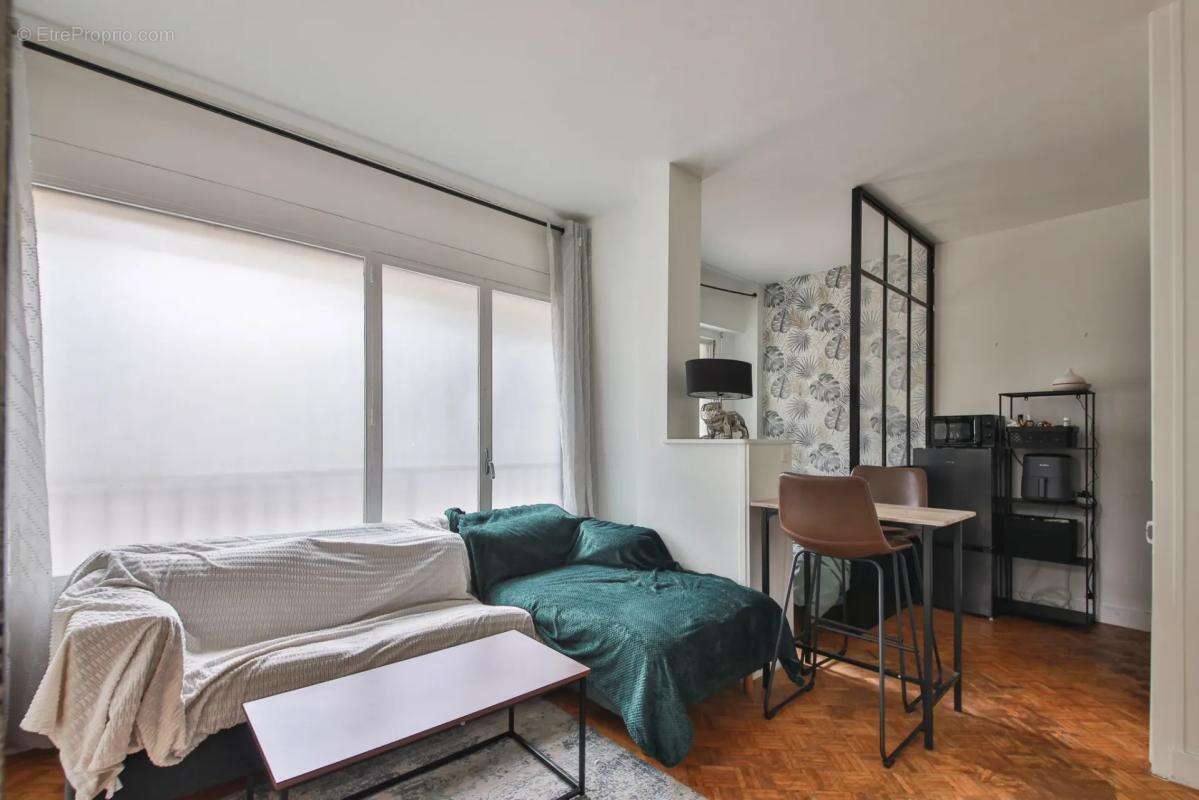 Studio rez-de-chaussée avec terrasse à Neuilly - photo 4