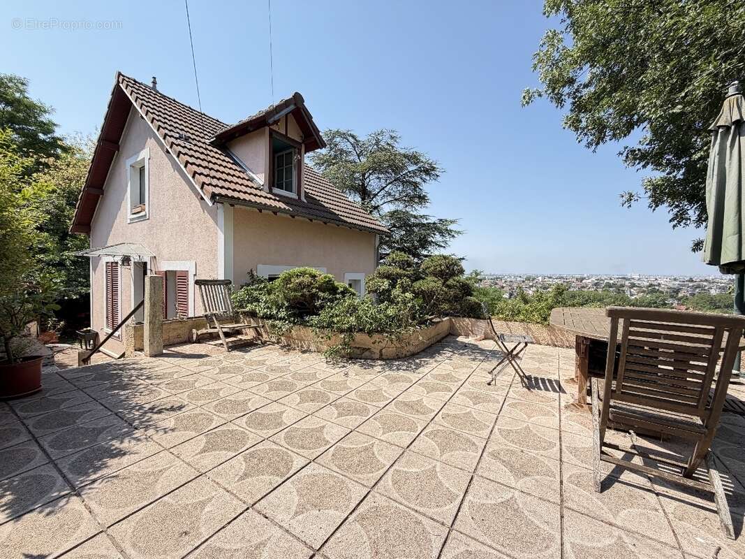 Maison à CHAMPIGNY-SUR-MARNE