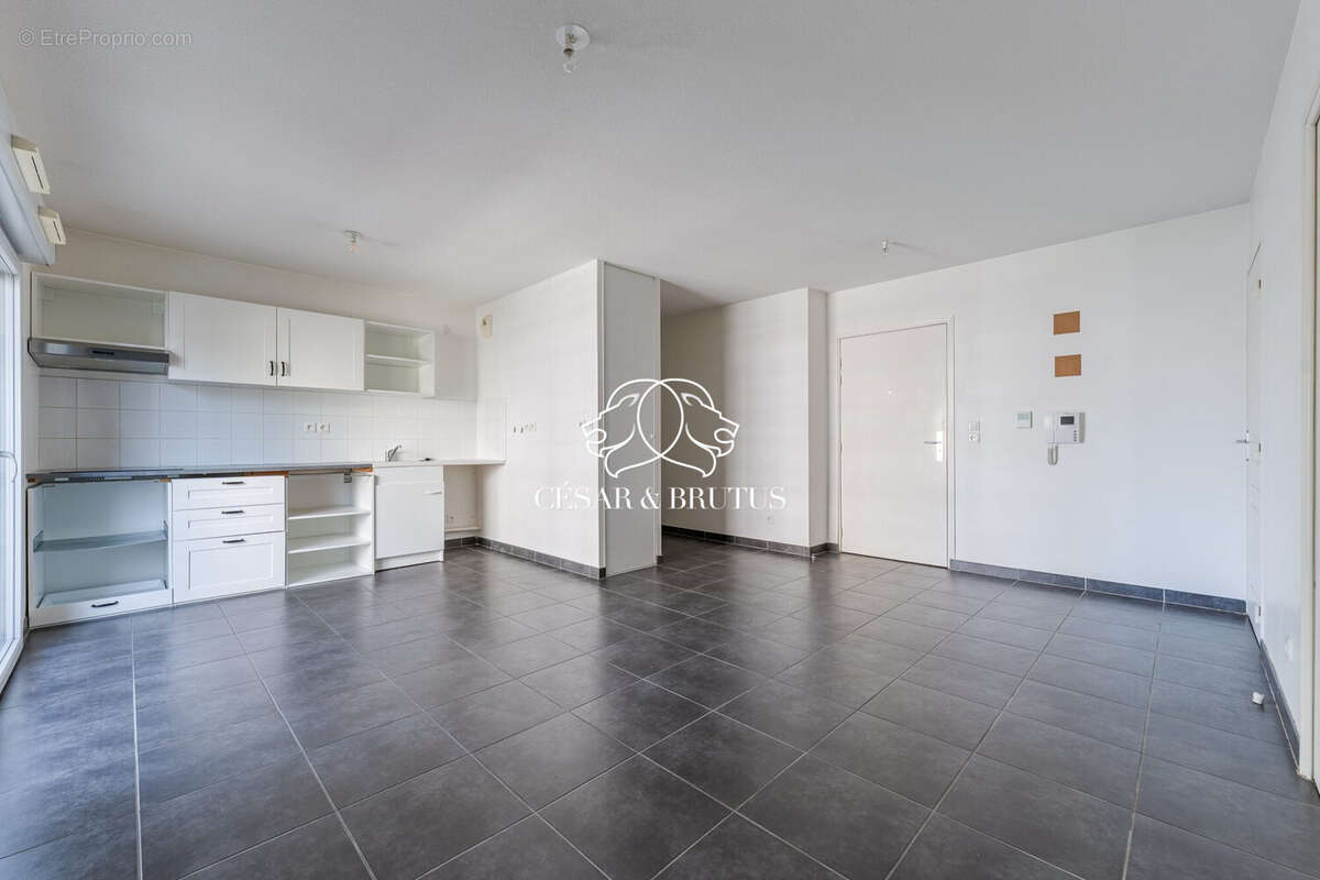 Appartement à LYON-8E