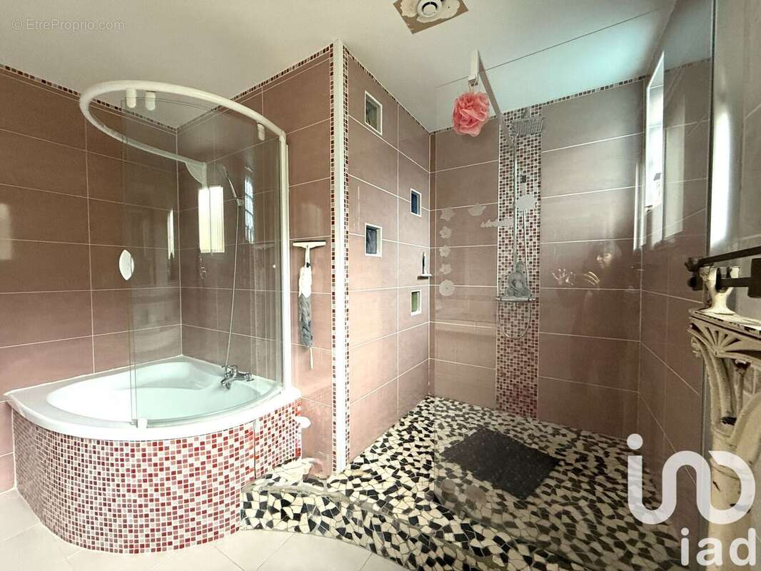 Photo 8 - Maison à SAINT-GEORGES-DE-MONTCLARD