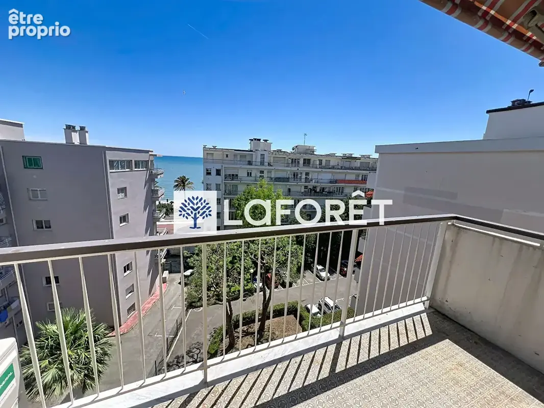 Appartement dernier étage, rénové, Cros De Cagnes avec vue mer - photo 4