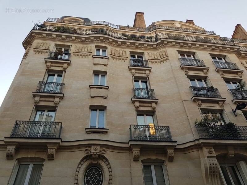 Appartement à PARIS-17E