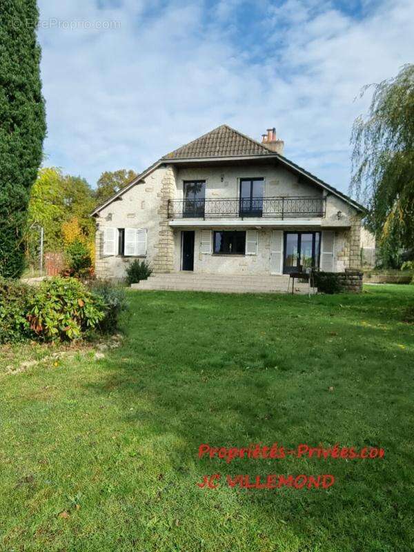 Maison à LES BORDES