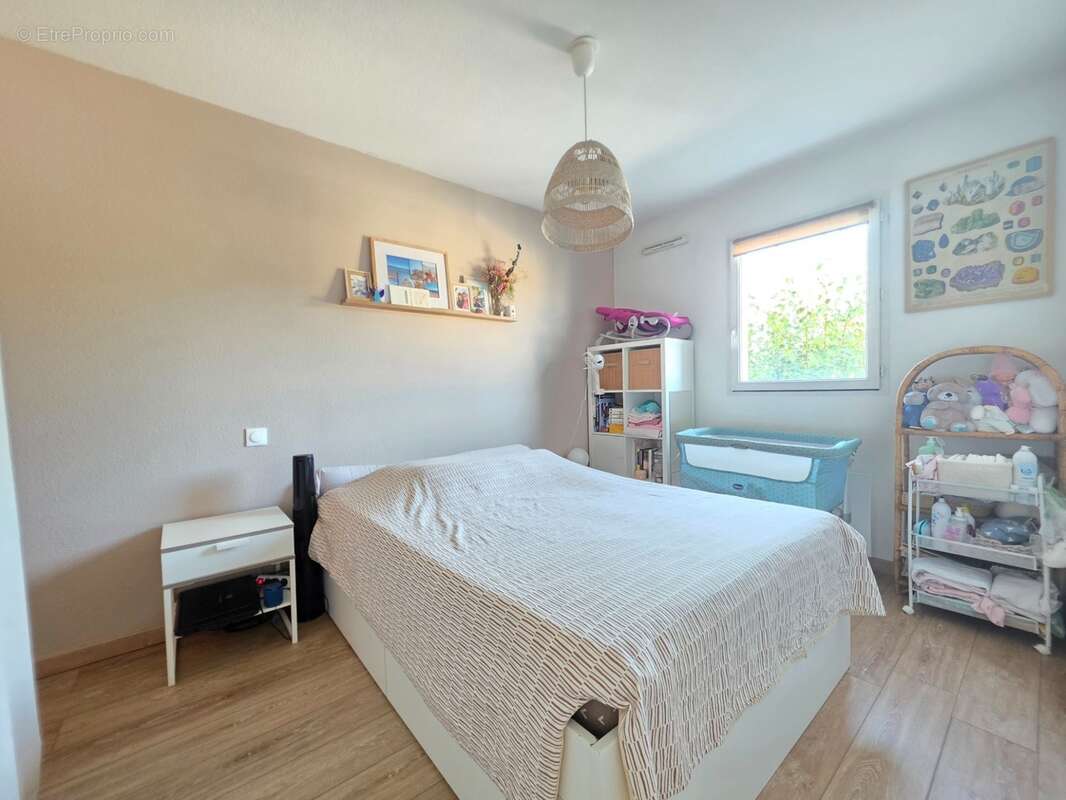Appartement T2 46m² entièrement rénové, avec parking privatif, à 5min à pied du centre-ville - photo 5