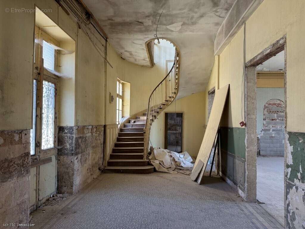 Petite Maison de Ville Rénovée Avec Projet de Rénovation Pour L'Ancienne Sous-Préfecture - photo 17