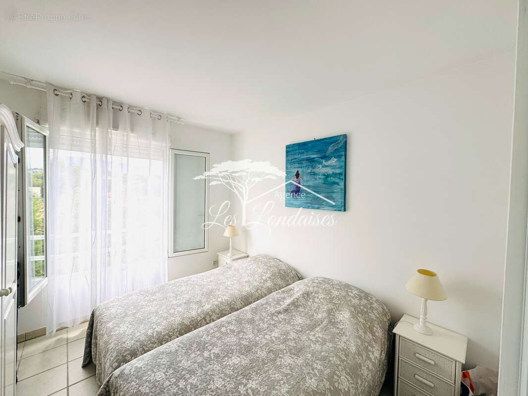À vendre   Bel appartement T3 de 65,85 m2   Résidence Corail   Bormes-les-Mimosas - photo 6