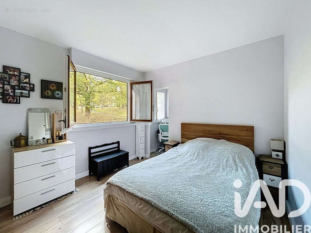 Photo 8 - Appartement à LA CELLE-SAINT-CLOUD