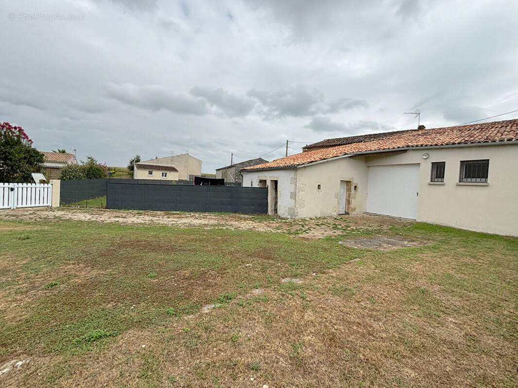 Maison à PISANY
