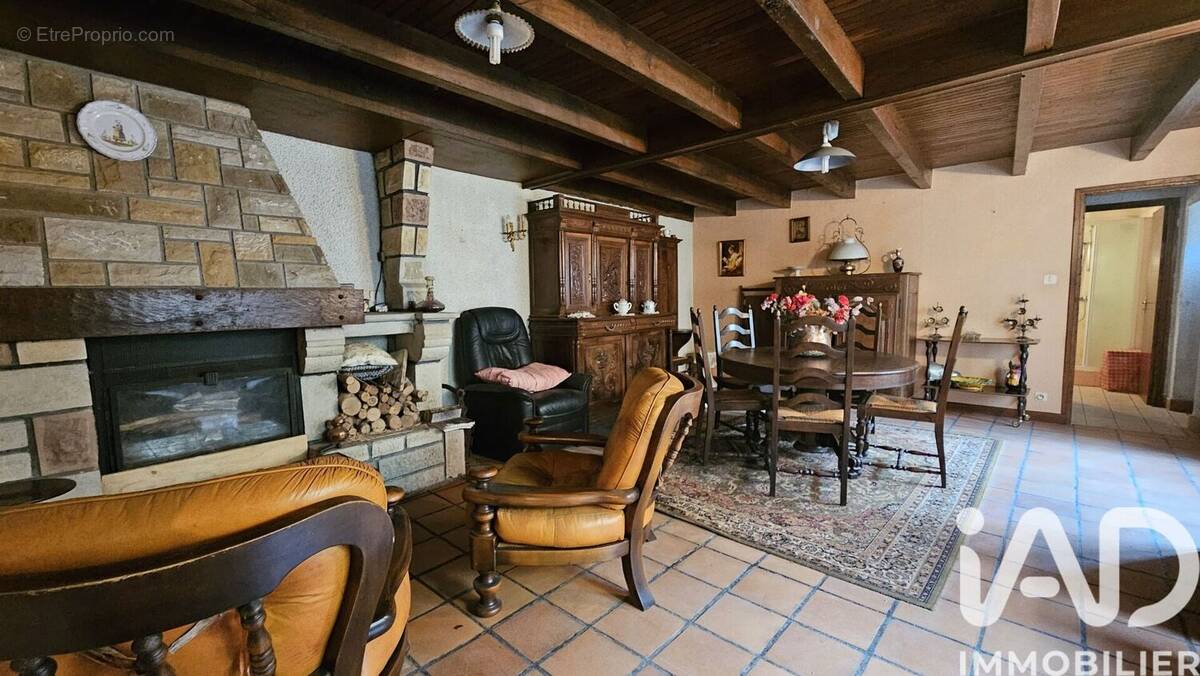 Photo 1 - Maison à ROUSSENNAC