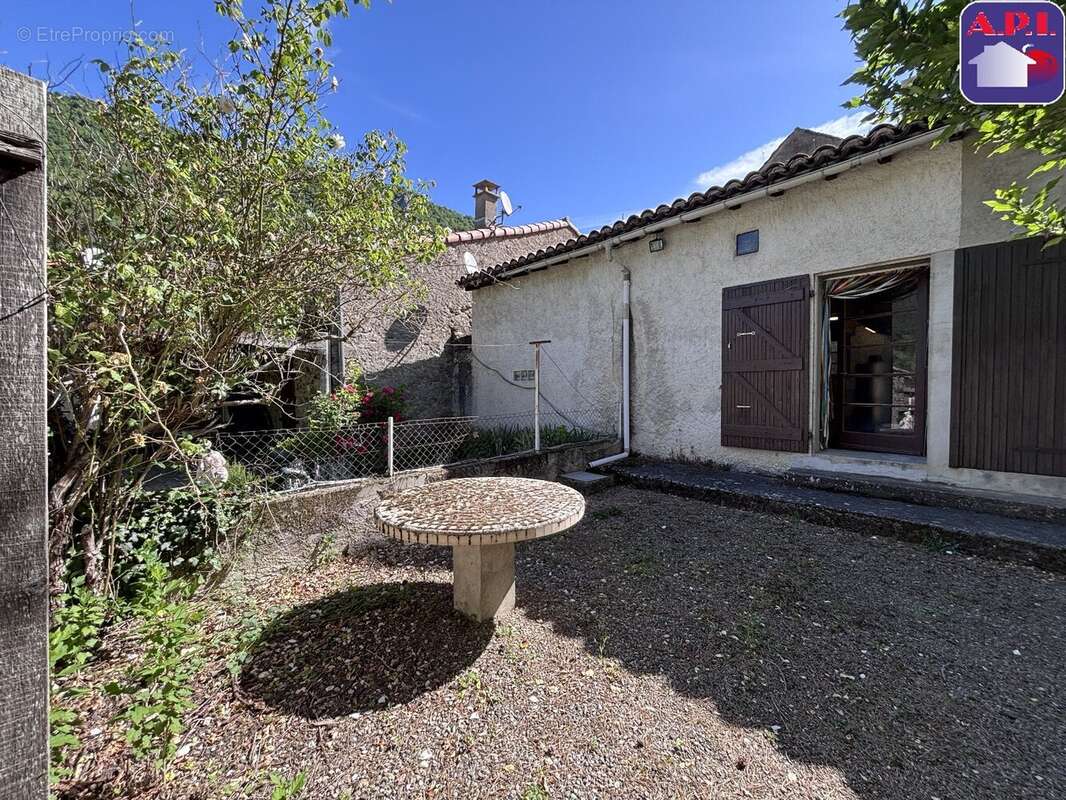 Maison à JOUCOU