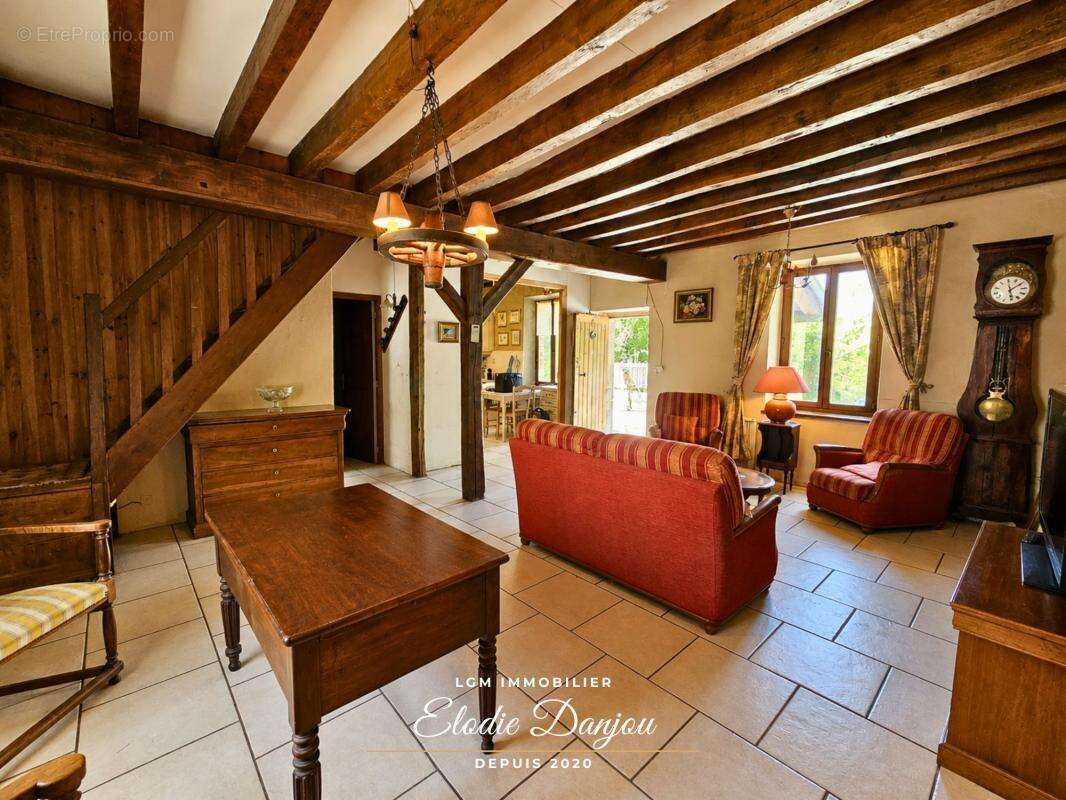 Maison en pierre avec 3 chambres, piscine et dépendances – À 10 minutes de Châteaudun - photo 5