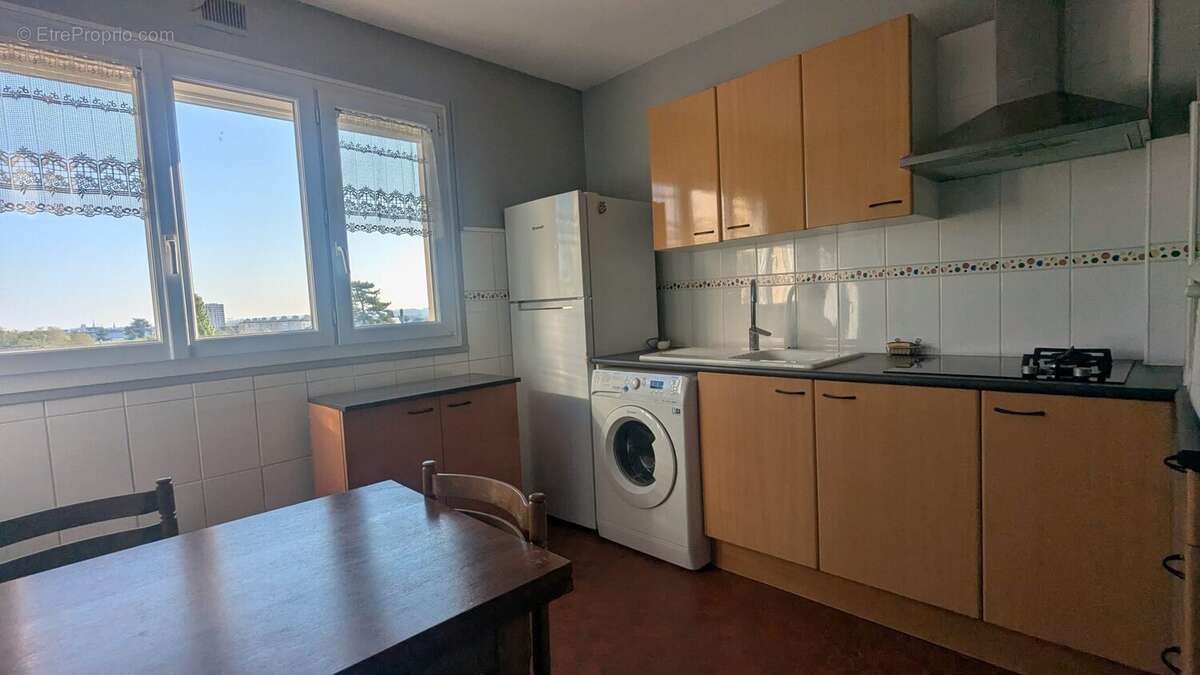 Appartement à CHENOVE