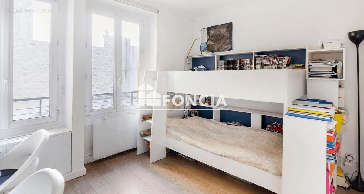 Appartement à PARIS-10E