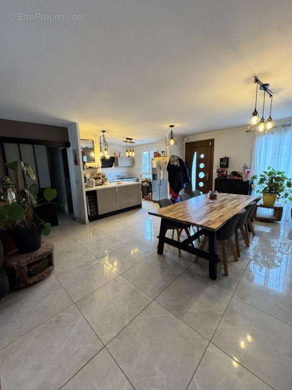 Maison à CHASSE-SUR-RHONE