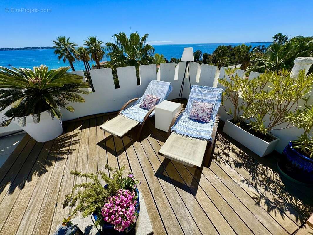 Appartement à VALLAURIS