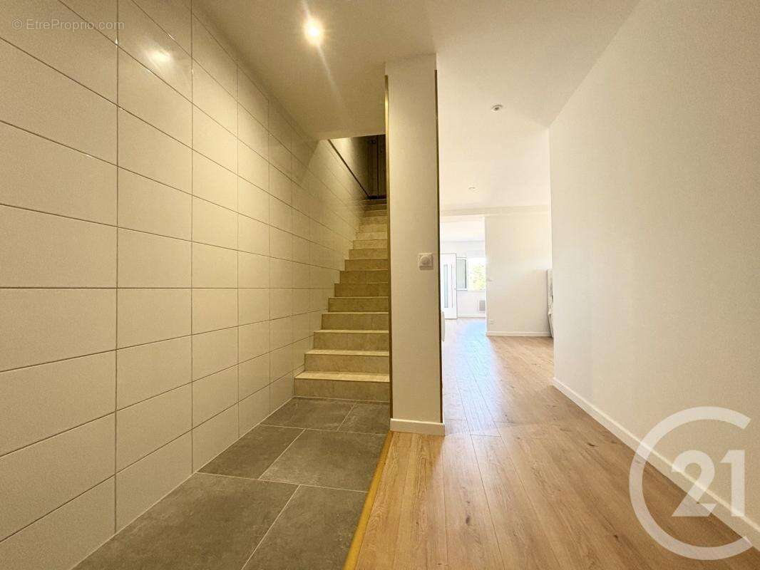 Maison 197 m² à Panazol  - photo 12