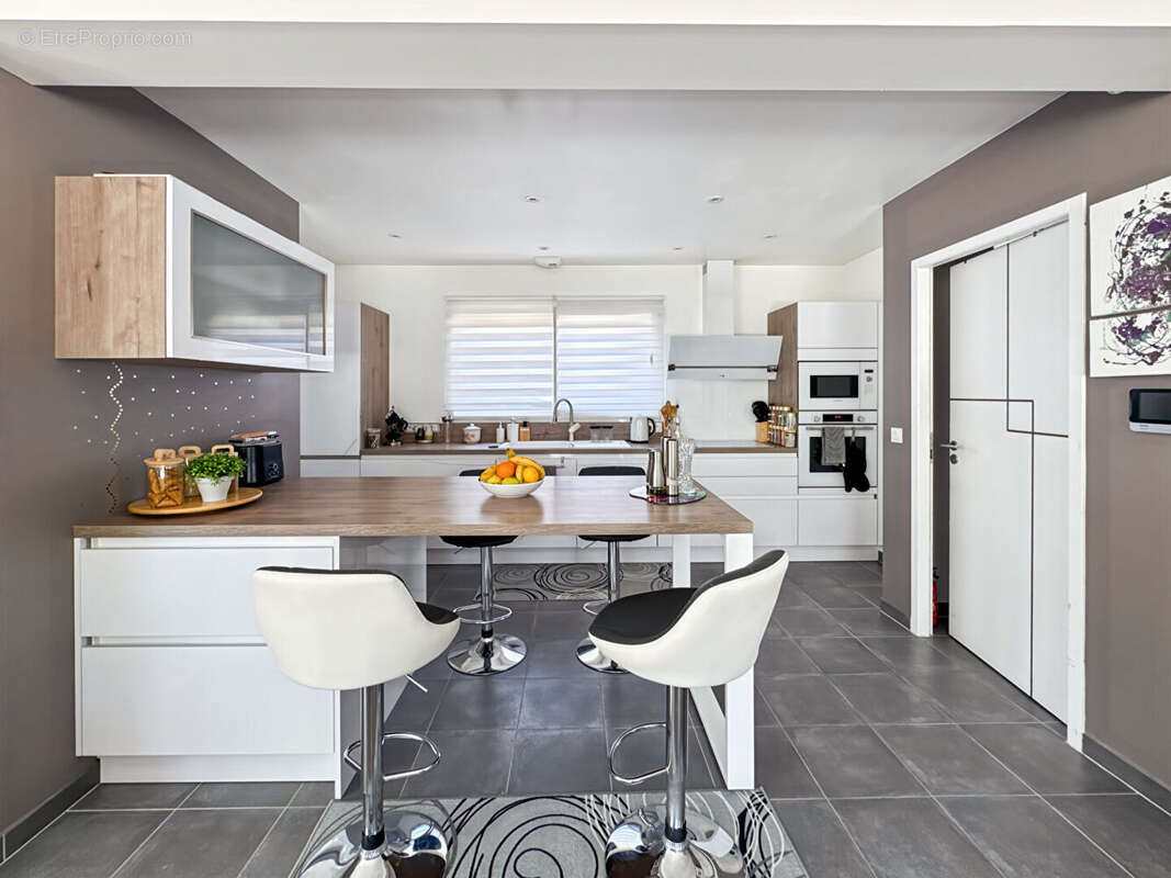 Maison à VILLENAVE-D&#039;ORNON