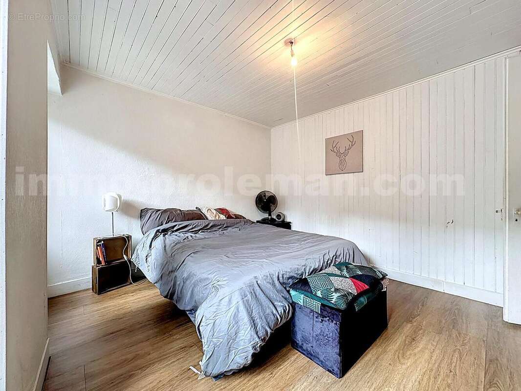 IMMEUBLE_DE_RAPPORT_BONNE_EXCLUSIVITE_2_APPARTEMENTS_rentabilité_investissements_secteur_recherché_opportunité_prox_frontière_GENEVE_SUISSE_LOCAL_T3_SEJOUR_CUISINE_CHAMBRE_BALCON_T2_SEJOUR_CUISINE_CHAMBRE - Appartement à BONNE