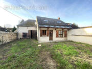 Maison à LA CELLE-SAINT-CYR