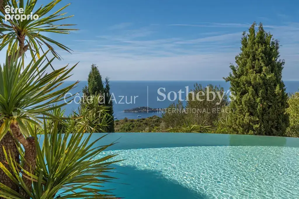 Èze, villa avec vaste terrain et vue panoramique entre Nice et Monaco - photo 2