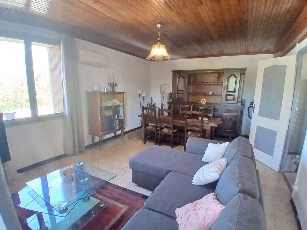 Maison à SAINT-HILAIRE-DE-BRETHMAS