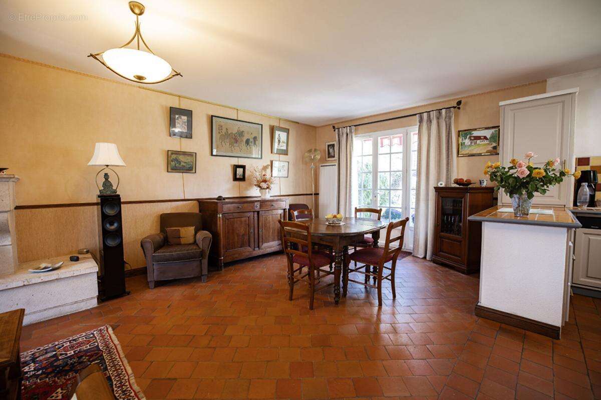 Maison à BOUZY-LA-FORET