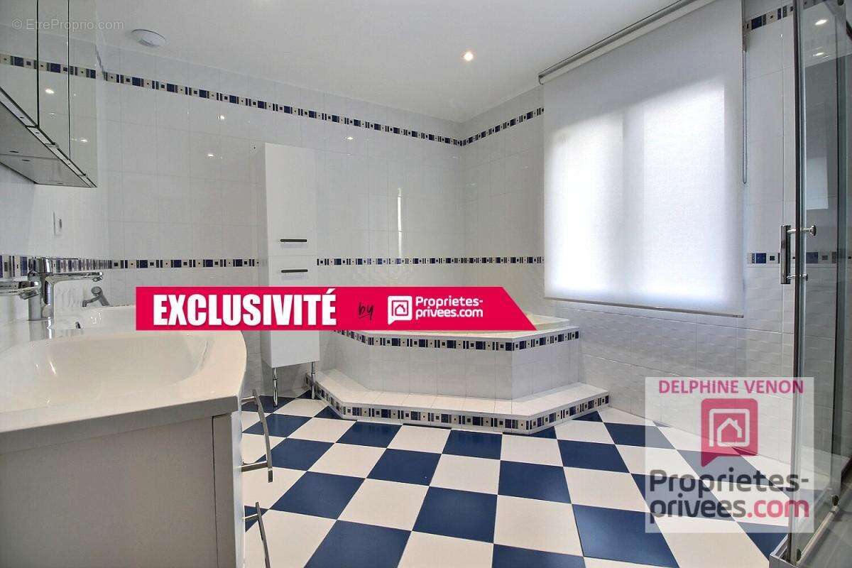 Exclusivité - Maison de plain pied classe énergie C avec 4 chambres , combles aménageables et garage sur un terrain de 1000 m² à - photo 8