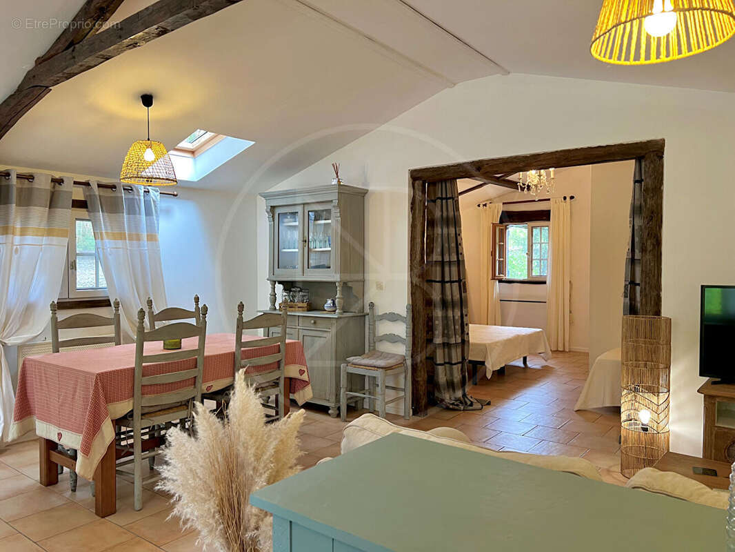 Maison à SAINT-LEON-SUR-L&#039;ISLE