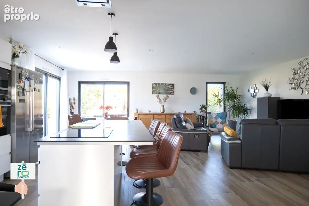Ensemble immobilier récent de plain-pied à Saint-Michel-en-l’Herm   Maison de 110 m2 et logement indépendant - photo 5