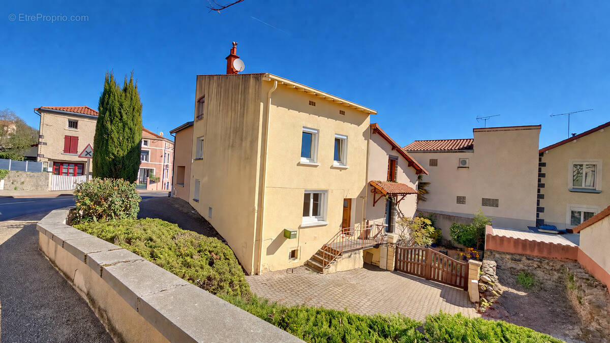 Maison à SAYAT