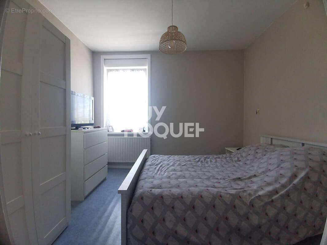 Maison à LA CHAPELLE-D'ARMENTIERES
