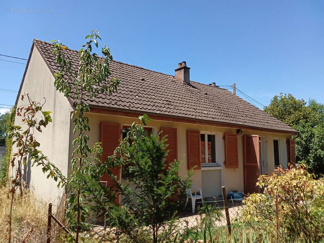 Maison à NERONDES