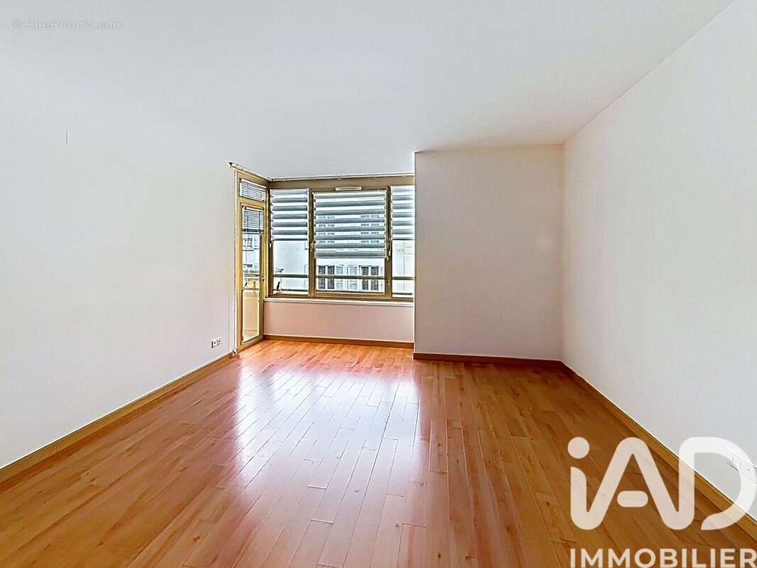 Photo 7 - Appartement à LEVALLOIS-PERRET