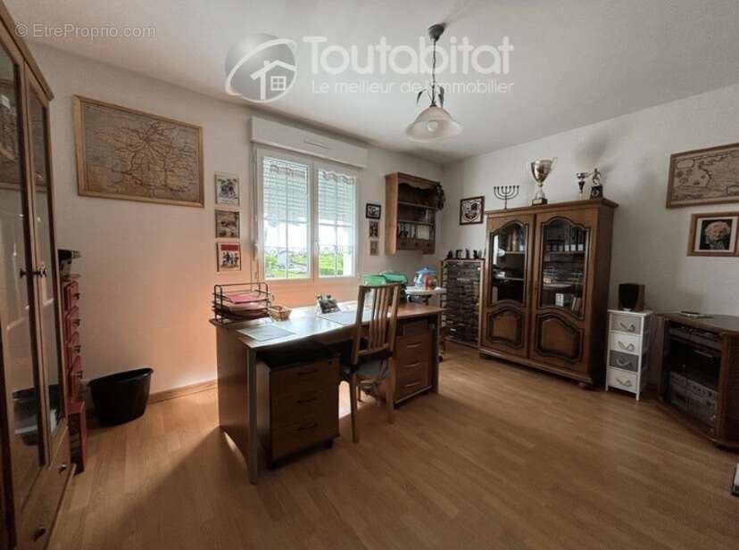 Maison à NEUVILLE-LEZ-BEAULIEU