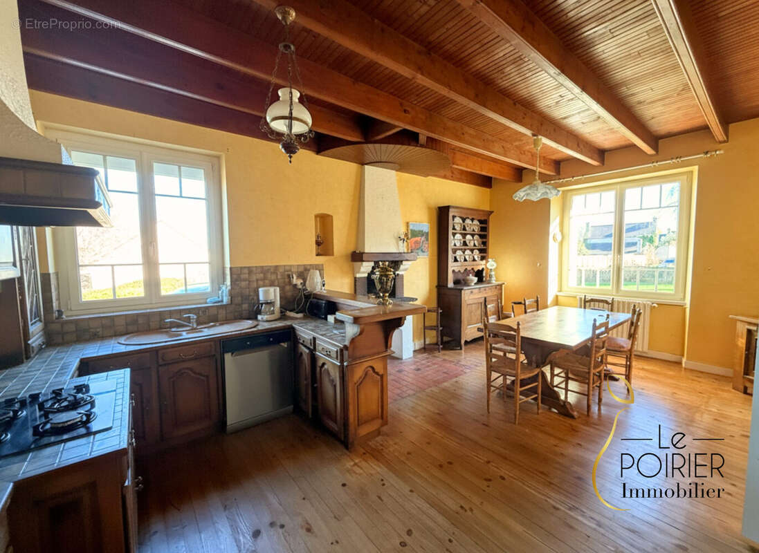 séjour cuisine maison - Maison à LANGUEUX