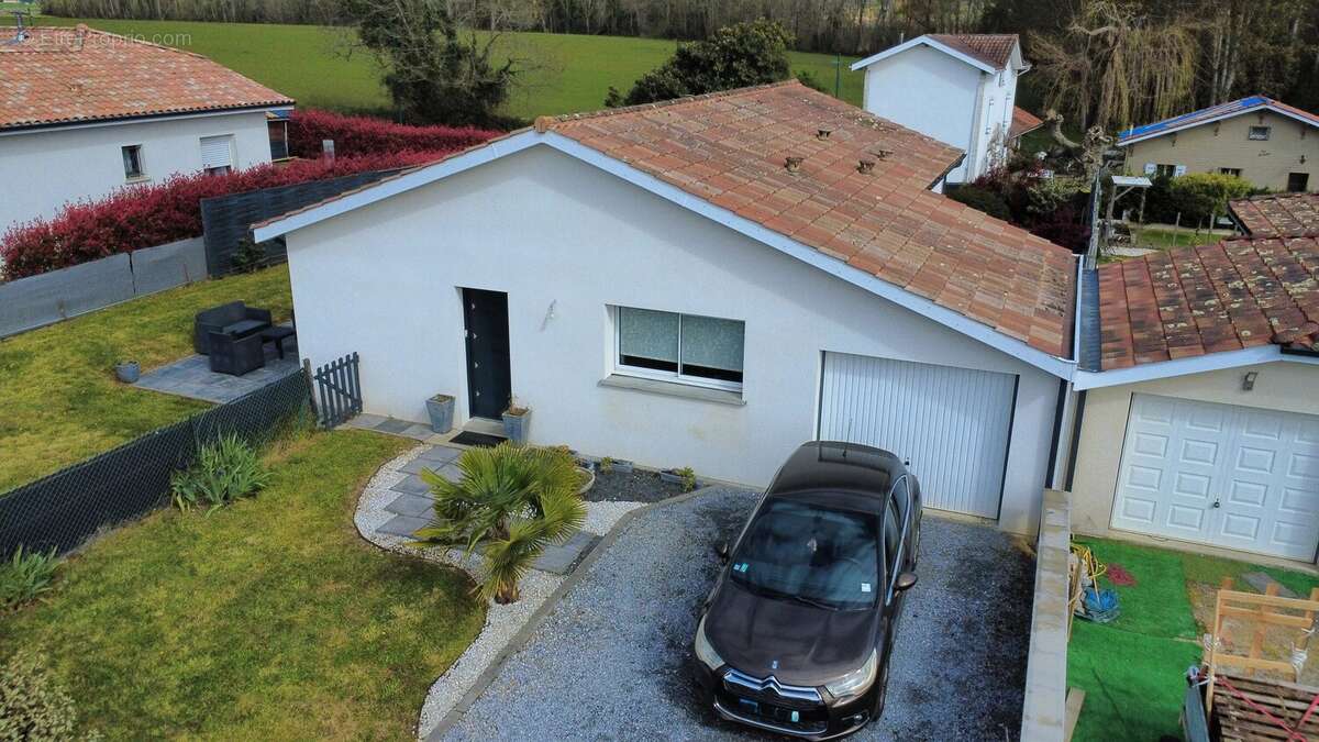 Maison à RIVIERE-SAAS-ET-GOURBY