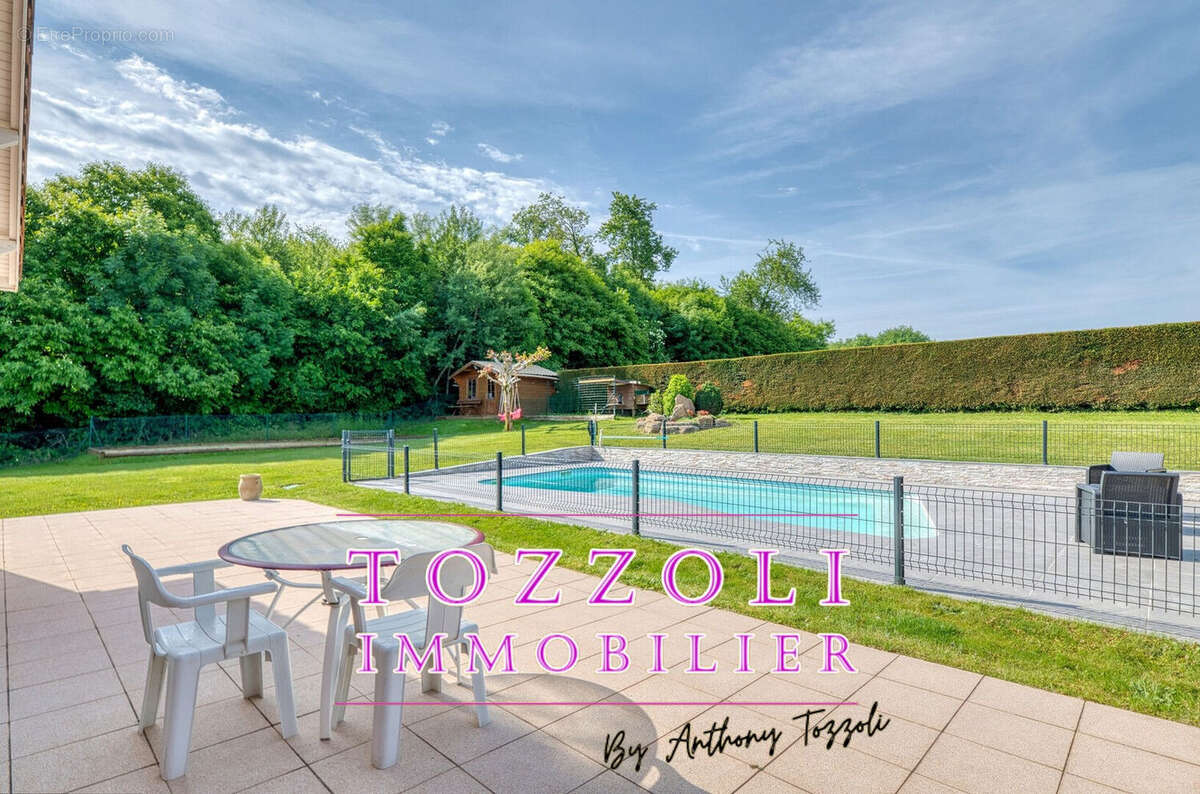 Maison à SAVAS-MEPIN