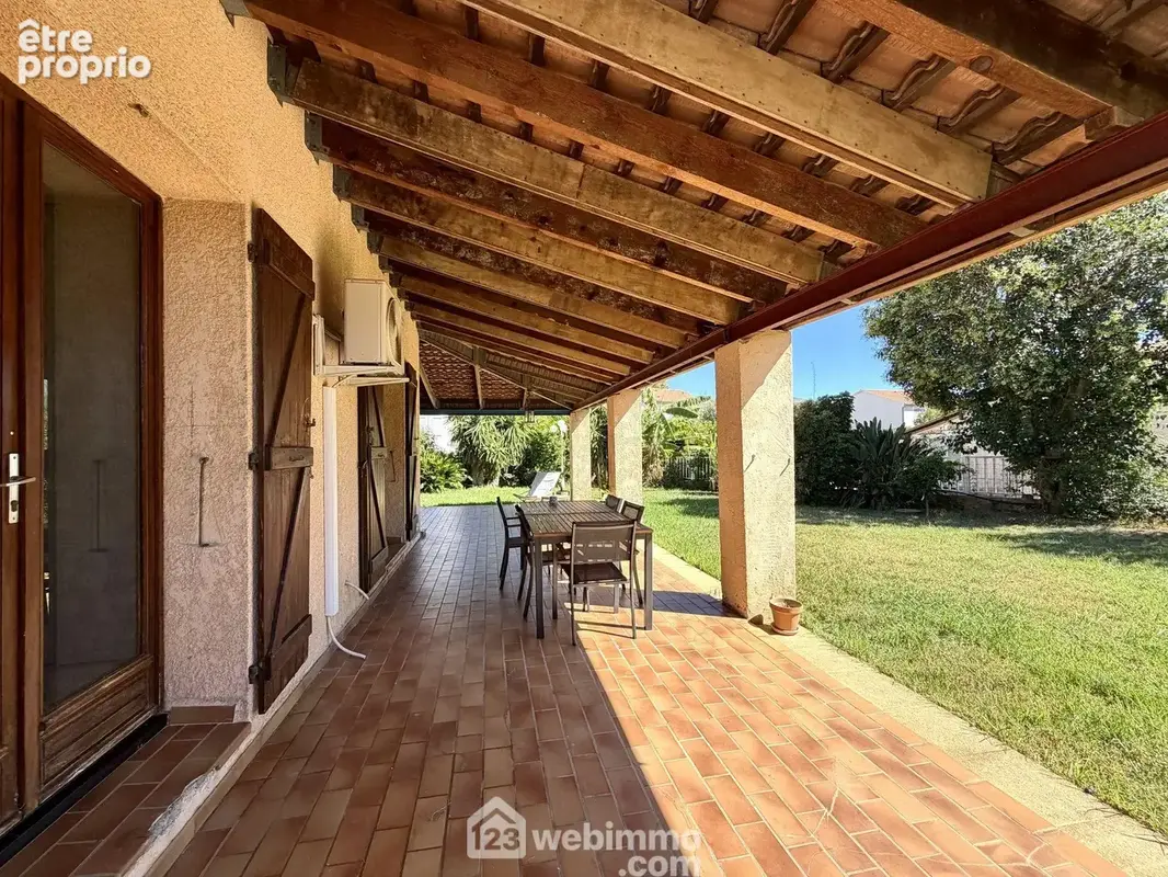 Une terrasse couverte de 45 m2 couverte