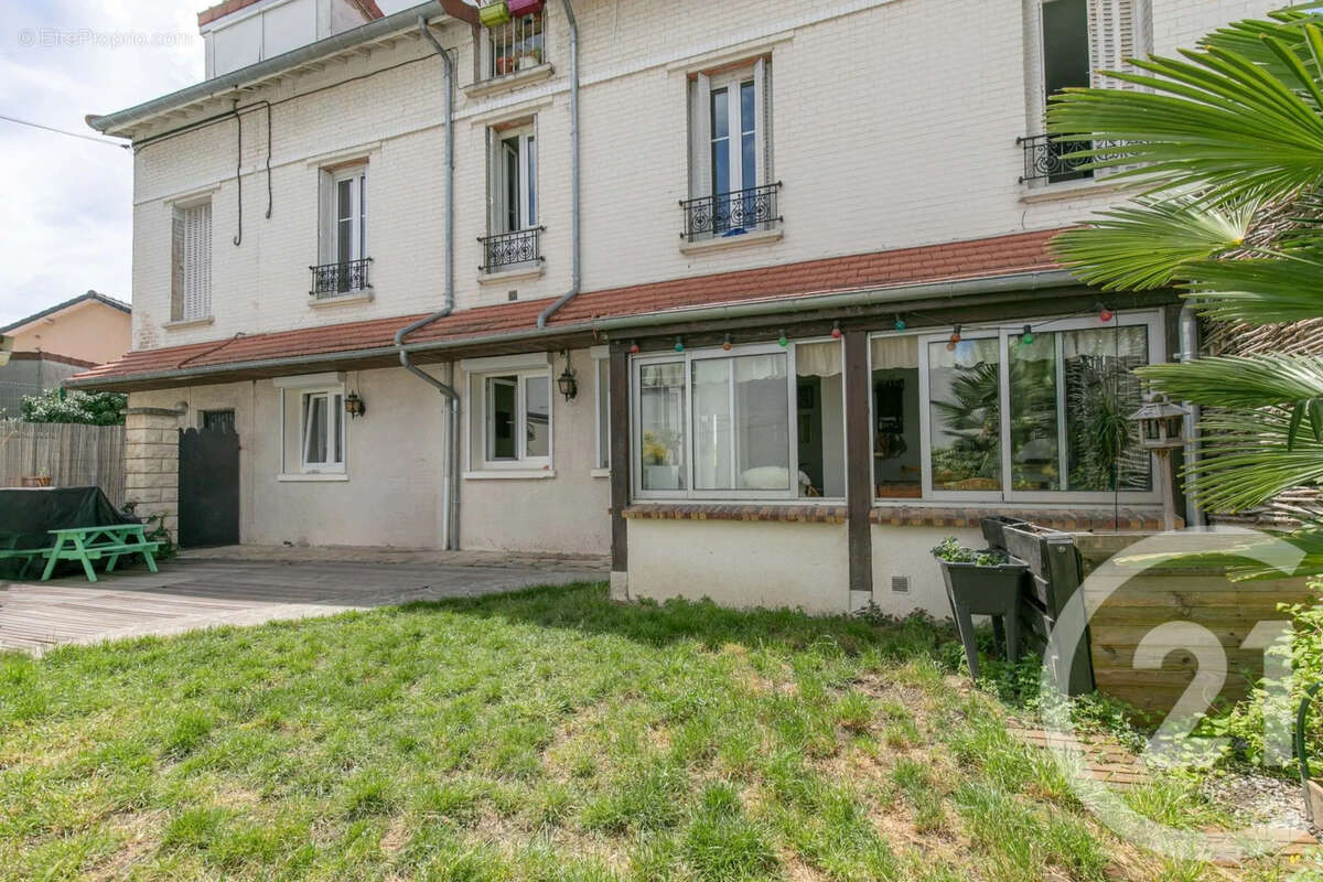 Appartement à SAINT-MAUR-DES-FOSSES