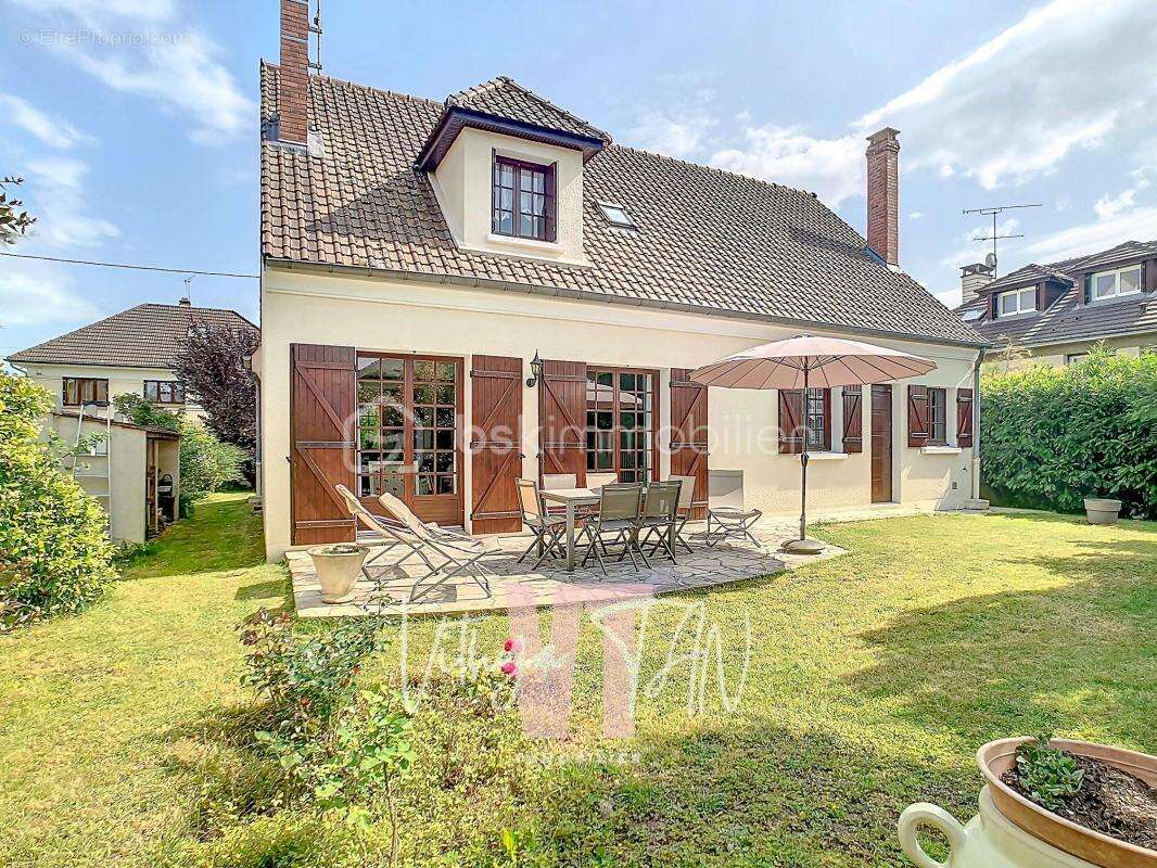 Maison à PONTAULT-COMBAULT