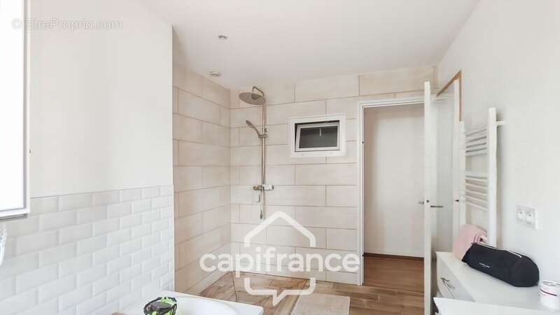 Maison à vendre 6 pièces 142 m² LALINDE (24) - Terrain 1933 m² - photo 9
